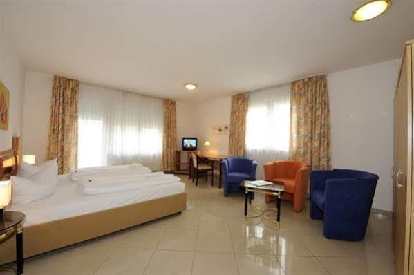 Rhein Neckar Hotel MHG Exterior foto